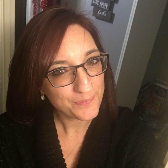 Meet your Posher, Dawn - Picture 1 of 1